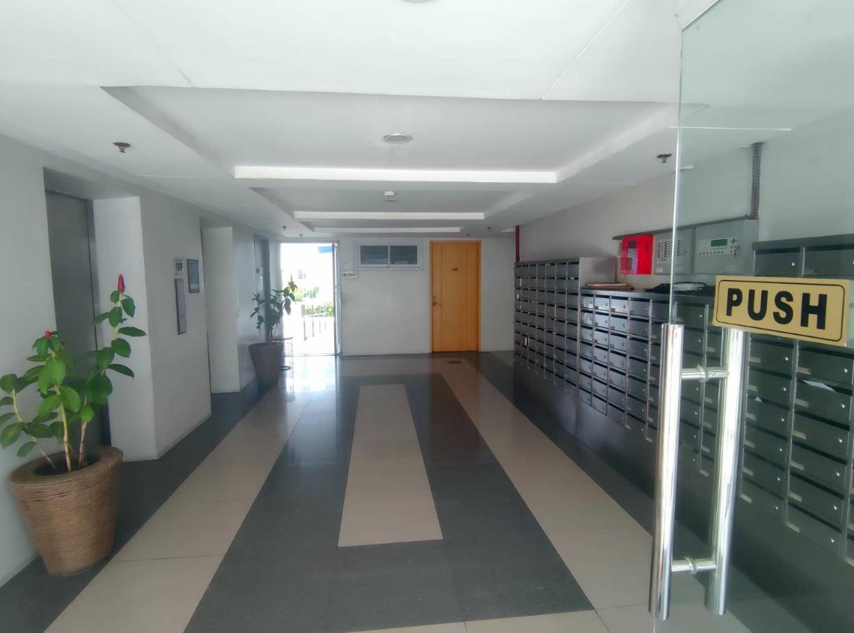 Davao Condo 2BR Pool Wifi Netflix Exterior foto
