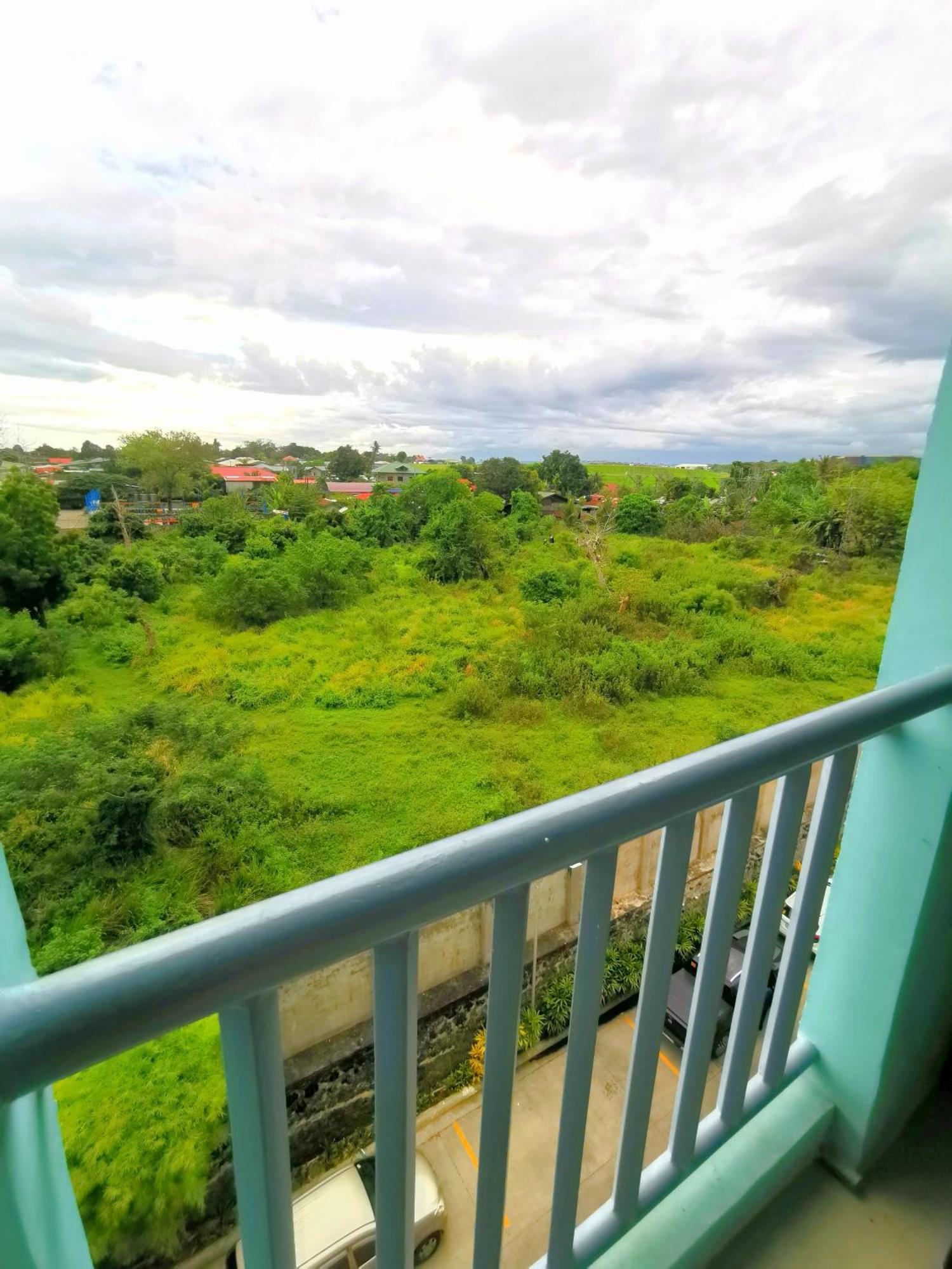 Davao Condo 2BR Pool Wifi Netflix Exterior foto